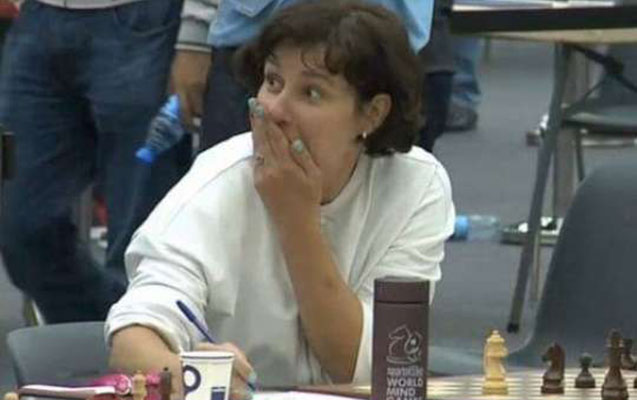 Latviyalı nazir Bakıda şahmat oynadı - Dünya birincisini məğlub etdi+Fotolar