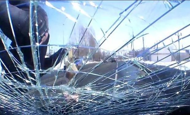 Yasamalda avtomobil 2 polis və 1 FHN əməkdaşını vurdu – YENİLƏNİB