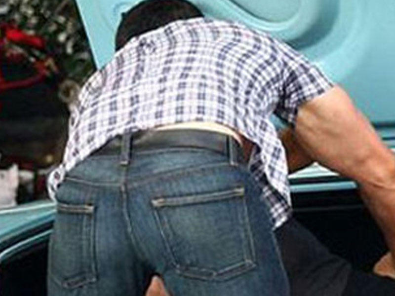 ŞOK HADİSƏ:kişi özündən 30 yaş kiçik qızı qaçırdı-Bakıda