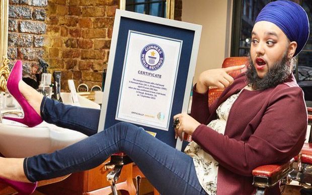 Britaniyalı saqqallı qadın Ginnesin Rekordlar kitabına düşdü - FOTOLAR