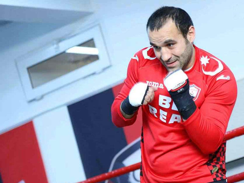 Peşəkar boksçumuz 12 yaşında Ağdam döyüşlərində - VİDEO