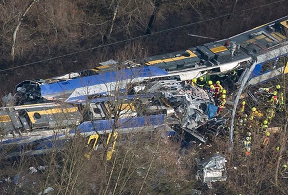 İspaniyada qatar relsdən çıxıb: Ölənlər var – YENİLƏNİB