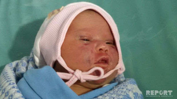 Ana yeddi günlük körpəsini xəstəxanada atıb qaçdı – YENİLƏNİB + FOTO