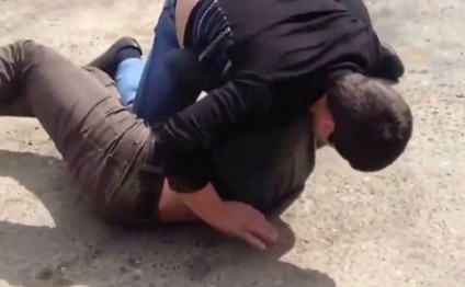 Parkda ''bomj'' söyüş söydü, dava düşdü - VİDEO