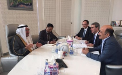 Əbülfəs Qarayev İƏT-in baş katibi ilə görüşüb