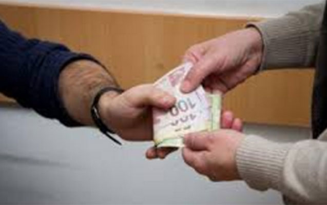 Rüşvəti səhvən başqasına verib - Bakıda müəmma