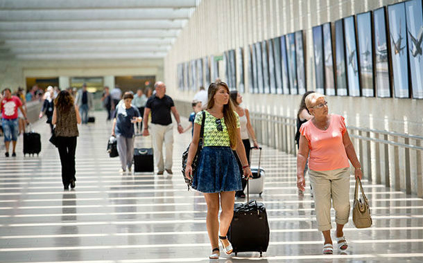 Əbülfəs Qarayev: Turistlər çox vaxt hotellərdə yer tapa bilmirlər