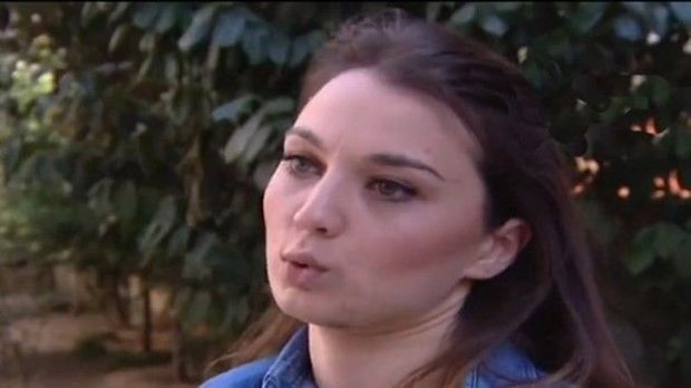 Türkiyədə bayram günü şort geyinən qız döyüldü – VİDEO