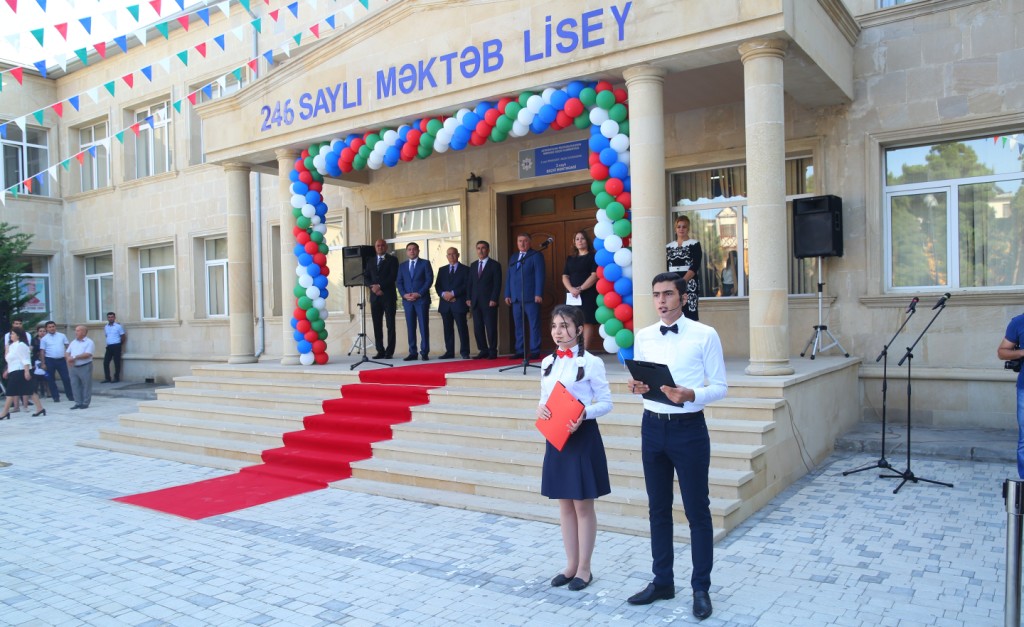 Binəqədi rayon məktəblərində Bilik günü qeyd olundu