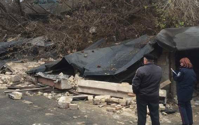 Gəncədə divar uçqunu - Ölən və yaralanan var