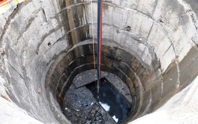 Bakı sakini 5 metr dərinliyində quyuya düşdü