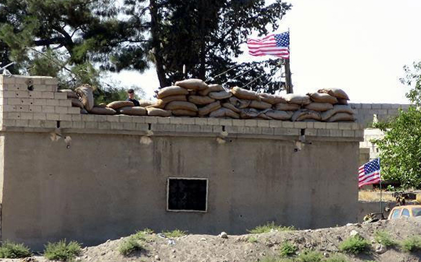 PYD-nin qərargahı üzərindəki 4 ABŞ bayrağından 3-ü endirildi — VİDEO