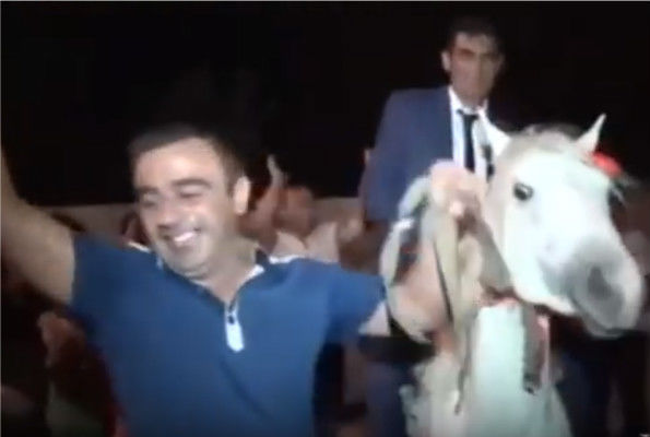 Cəbhə xəttinə ən yaxın məsafədə toy çalındı – VİDEO