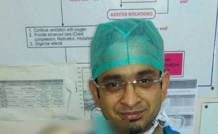 Dərisiz doğulan körpə dünyanı şok etdi - FOTOLAR