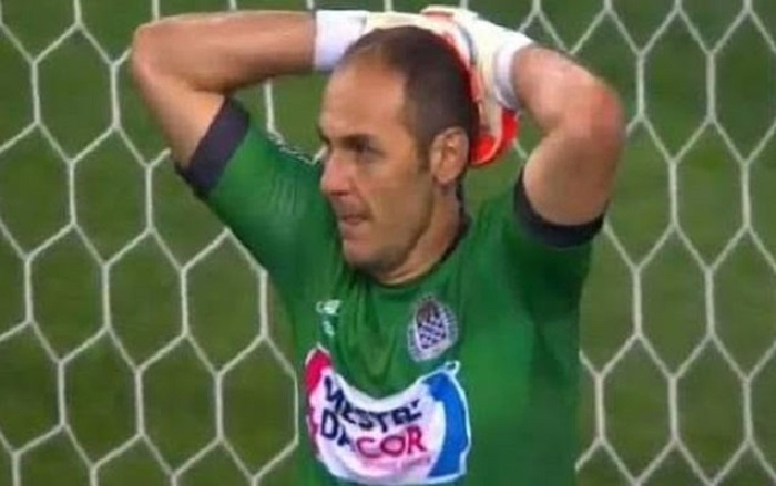 Kamrandan kobud səhv, 3 qol buraxdı-Video