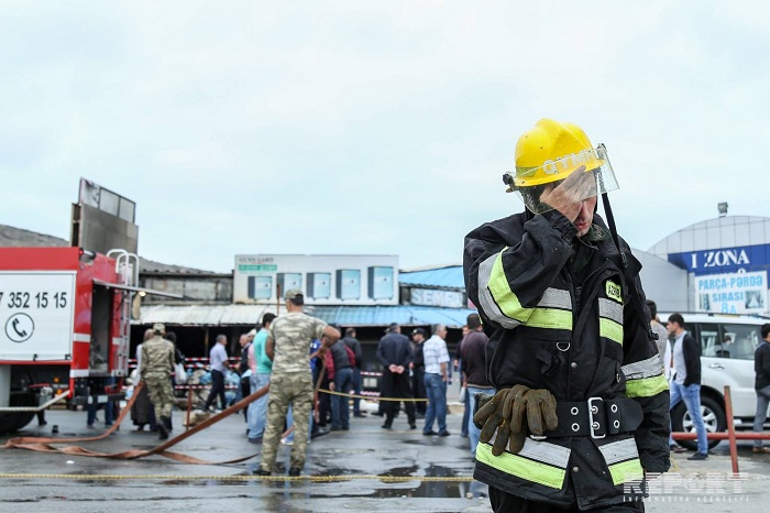 `Sədərək`də 4 mağaza yanıb - Rəsmi