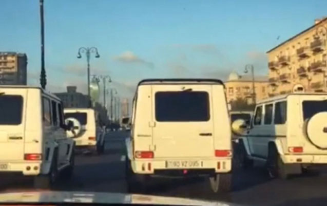 Bakıda “Gelandewagen”li toy karvanı - Video
