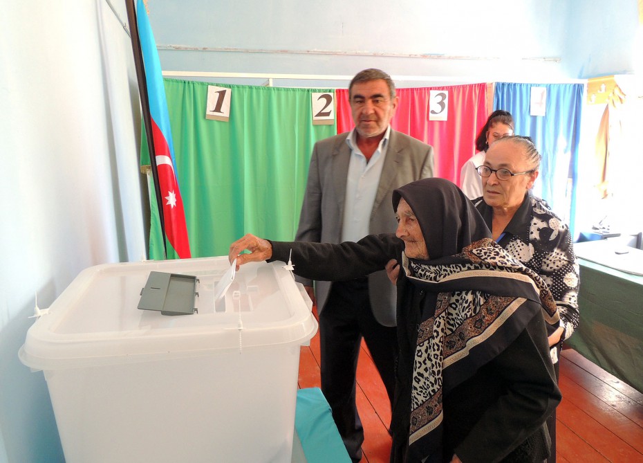 100 yaşlı məcburi köçkün: Ən böyük arzum növbəti seçkilərdə doğma kəndimdə səs verməkdir