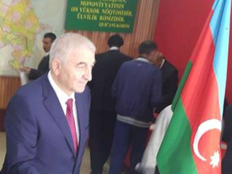 Məzahir Pənahov səs verib - FOTOLAR