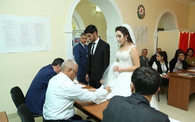 Bu gün həm ailə qurdular, həm də referendumda iştirak etdilər – FOTO