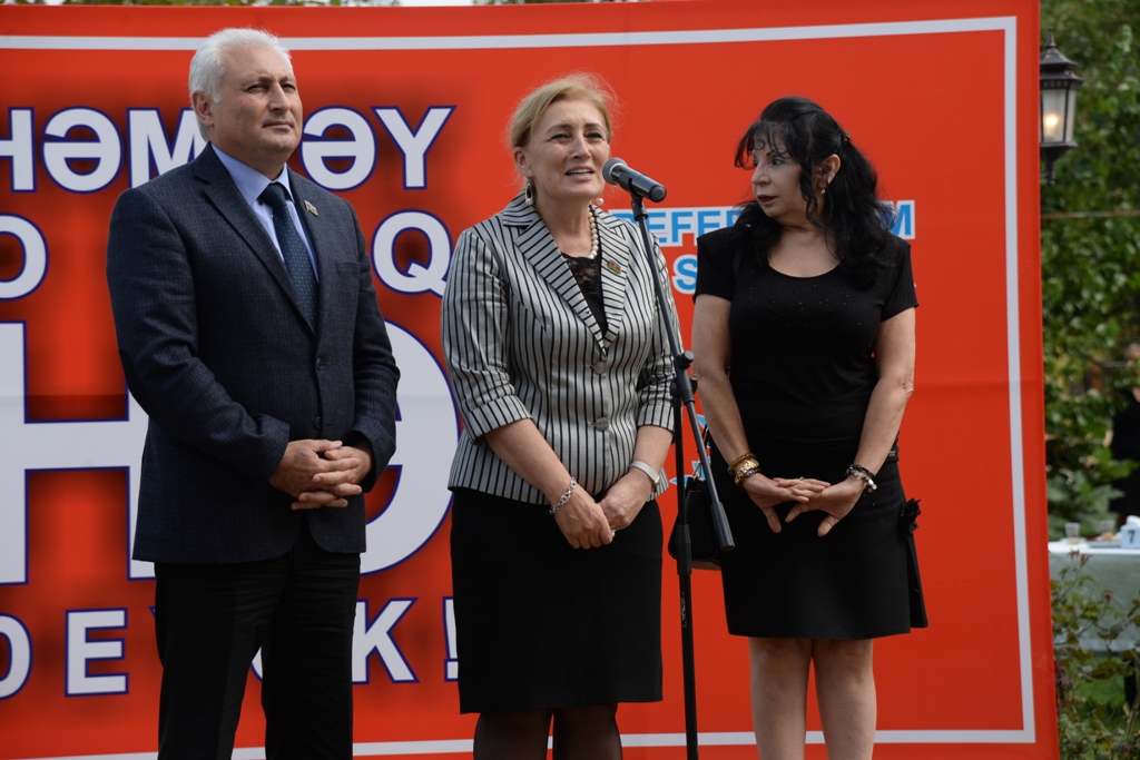 Referendum üzrə “Yeni Azərbaycan” Təşviqat Qrupunun Nəsimi rayon şöbəsi tərəfindən təbliğat-təşviqat kampaniyası çərçivəsində rayon seçiciləri ilə görüş keçirilib