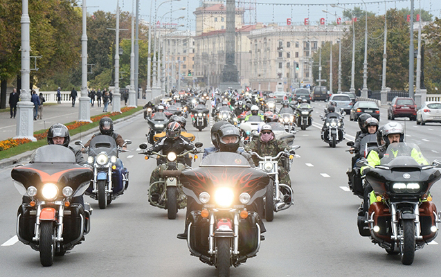 Prezident 3 min baykerlə motosikletdə yürüş etdi - VİDEO + FOTOLAR
