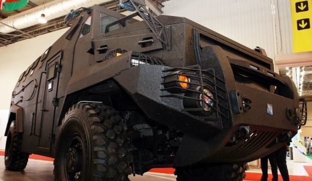 Azərbaycan yeni zirehli transportyorunu təqim etdi – FOTO