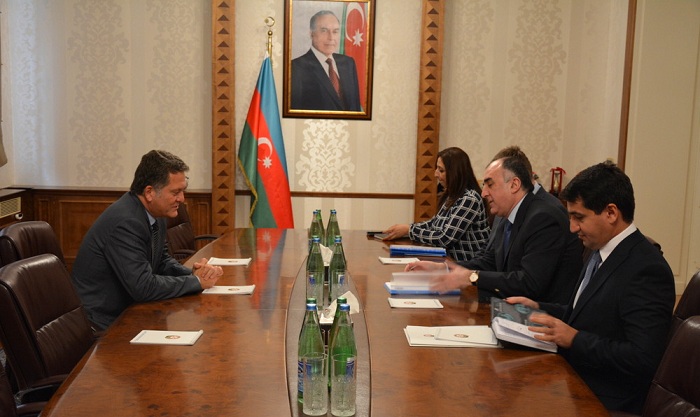 Məmmədyarov Alper Coşqunla vidalaşdı