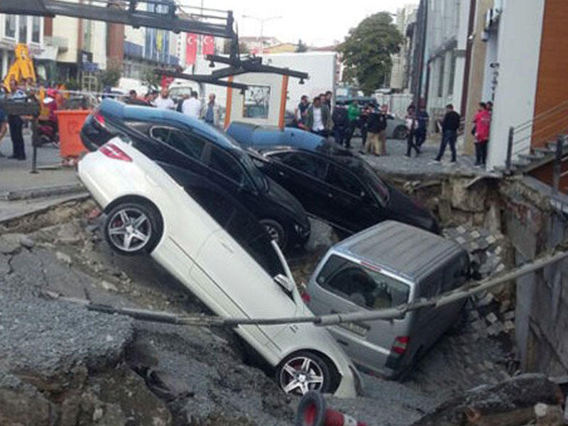 Yer aralandı: bahalı avtomobilləri