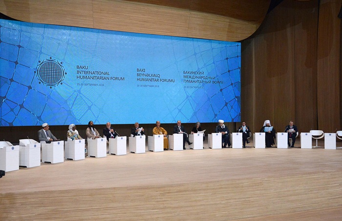 Humanitar Forumunun Bəyannaməsi qəbul olundu