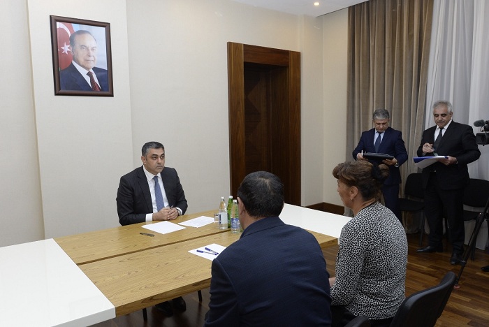 Nazir Şəmkirdə vətəndaşlarla görüşüb