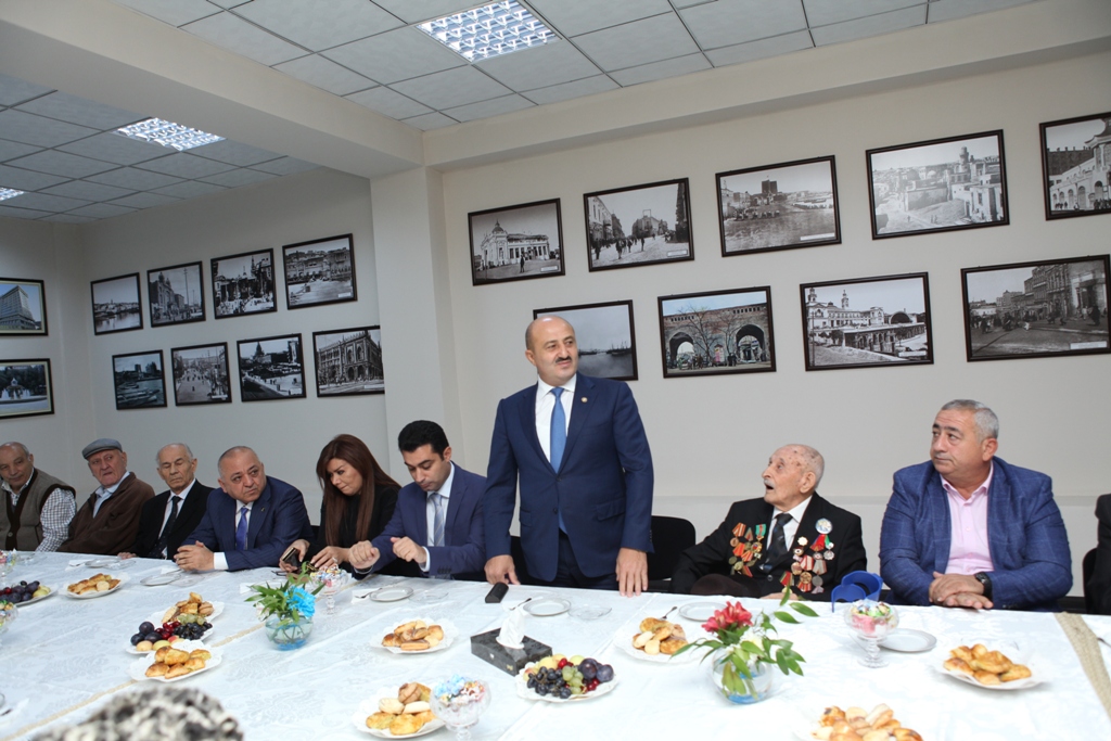 Nəsimi rayonunda ahıl vətəndaşlar diqqət və qayğı ilə əhatə olunmuşlar