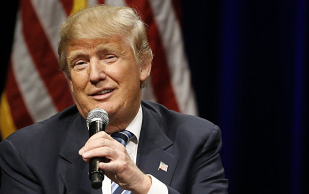 Tramp Klintonun xəstəliyini məsxərəyə qoydu - Video