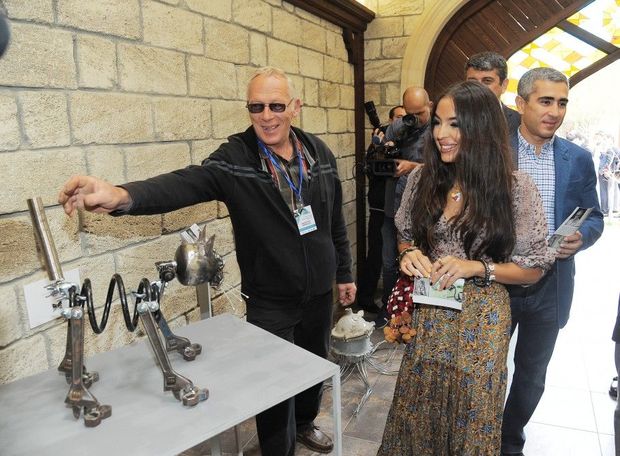 Leyla Əliyeva V Beynəlxalq “Tullantıdan sənətə” sərgisində – FOTOLAR