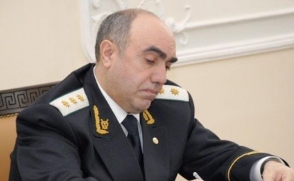 Baş prokuror Bəxtiyar Vahabzadənin oğlunu işdən çıxardı