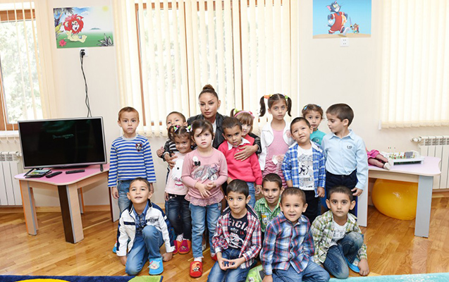 Mehriban Əliyeva uşaq evində - FOTOLAR