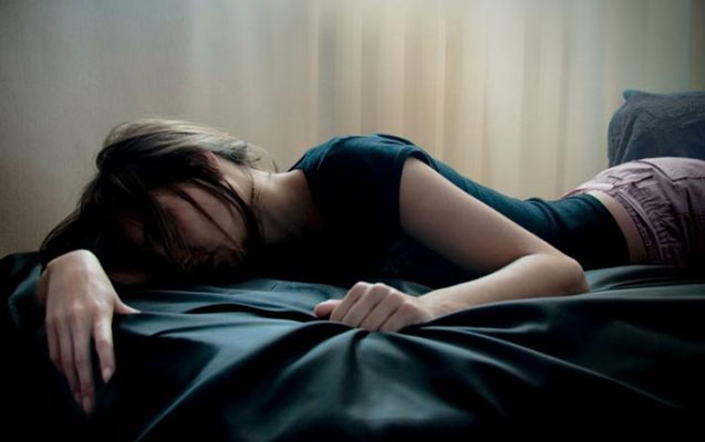 Zəhər içib ərinin yanına gəlib... - Gülnarın ölümünün təfərrüatı