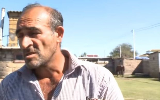 Qızlarını zəncirləyərək tövlədə saxlayan ata danışdı — VİDEO