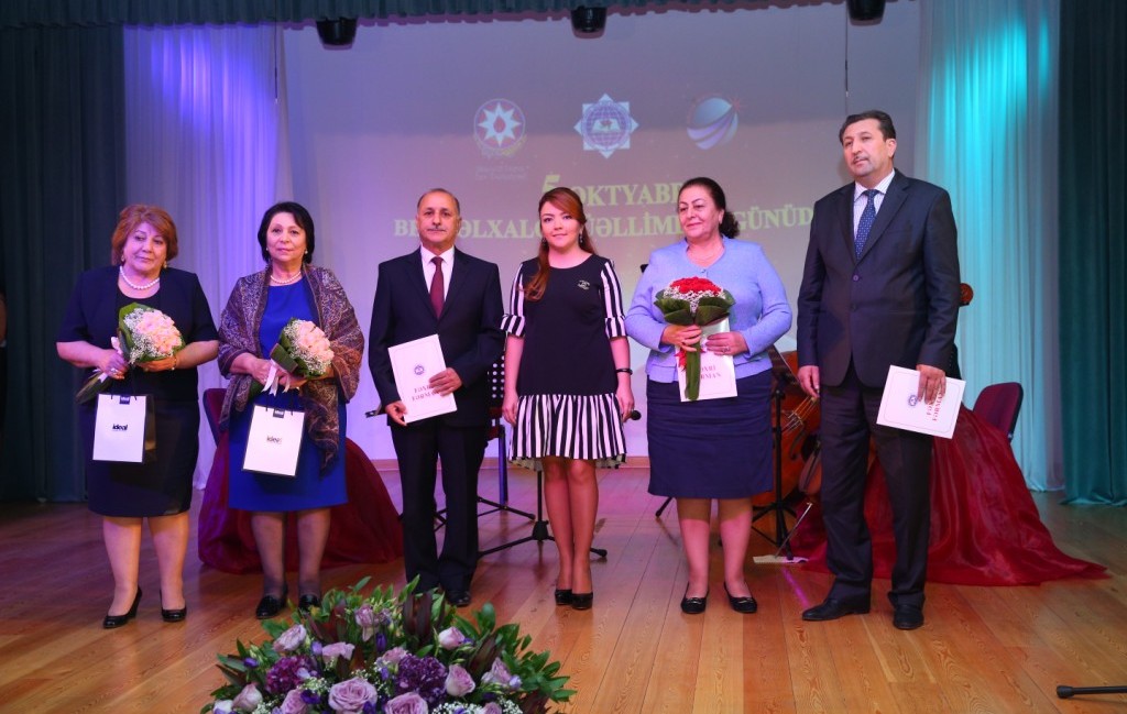 Binəqədi rayonunda Beynəlxalq Müəllimlər Günü qeyd edildi