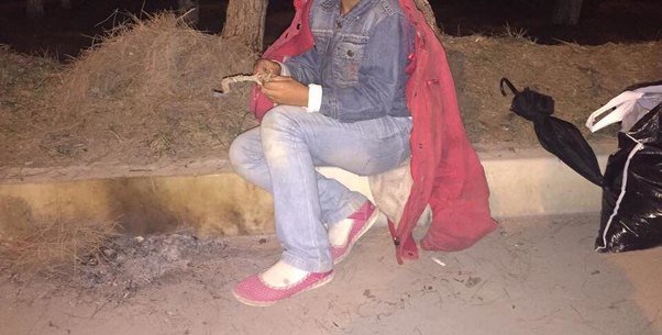 Ana azyaşlı qızının yanında fahişəlik edir - BAKI - SUMQAYIT YOLUNDA SÜRÜCÜLƏRLƏ