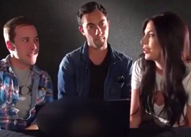 Ər-arvad başqaları ilə cinsi əlaqəyə girdilər, sonra da oturub özlərinə baxdılar - VİDEO