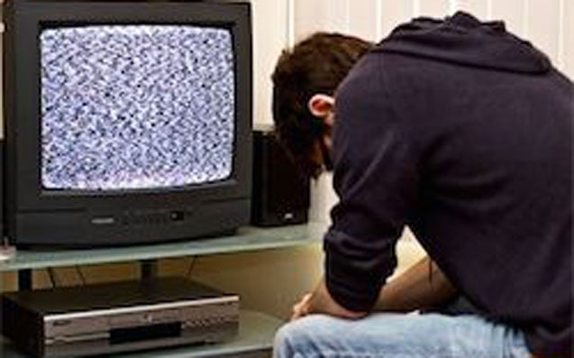 17 yaşlı oğul atasını niyə öldürdü? - Divanda televizora baxarkən...