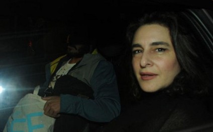 İçəridə öpüşdü, çöldə