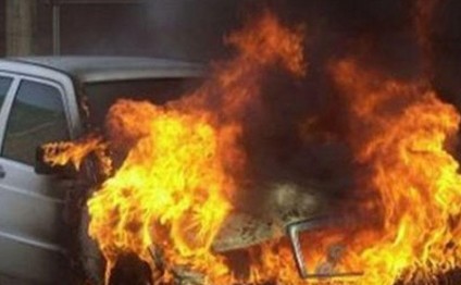 Xırdalanda avtomobil yandı