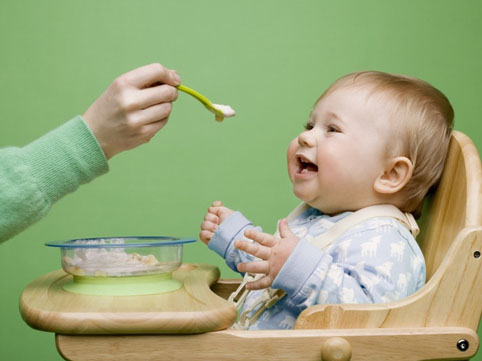 Uşaq qidaları təhlükə saçır — Həkimlərin növbəti fırıldağı