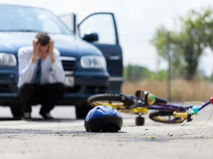 Bakıda xəsarət alan piyadaya yardım etmək istəyən şəxsi avtomobil vuraraq öldürüb