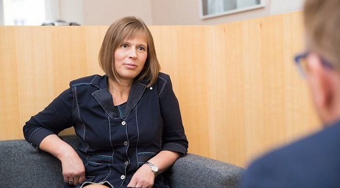 Estoniyanın ilk qadın prezidenti and içdi