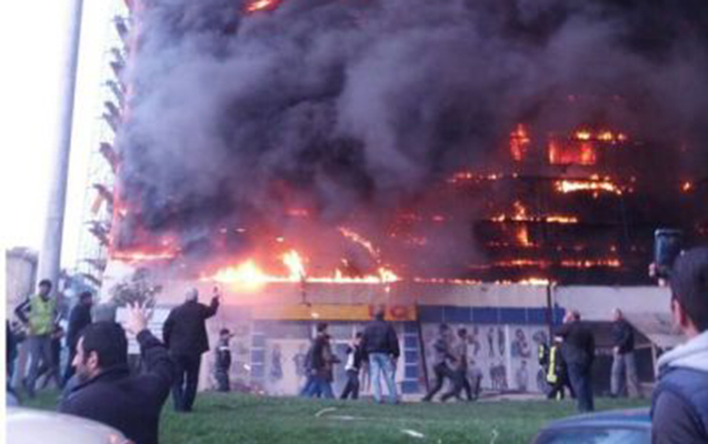 Məsul şəxs ölkədən qaçıb - Yanan bina ilə bağlı məhkəmə