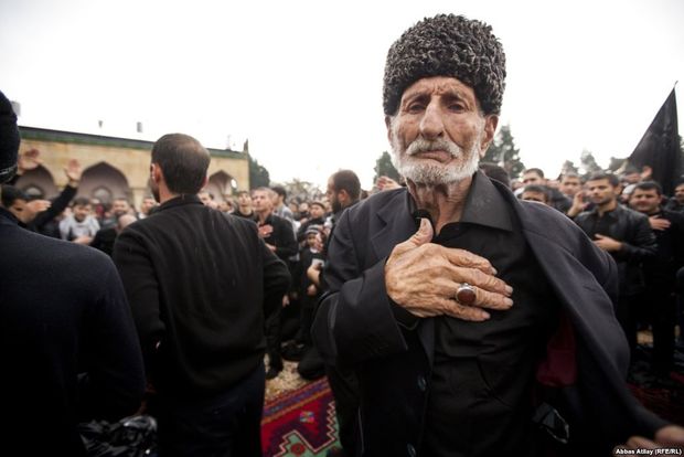 Aşura günü küçə yürüşləri qadağan edildi