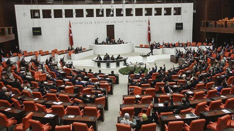 Fövqəladə vəziyyət uzadıldı